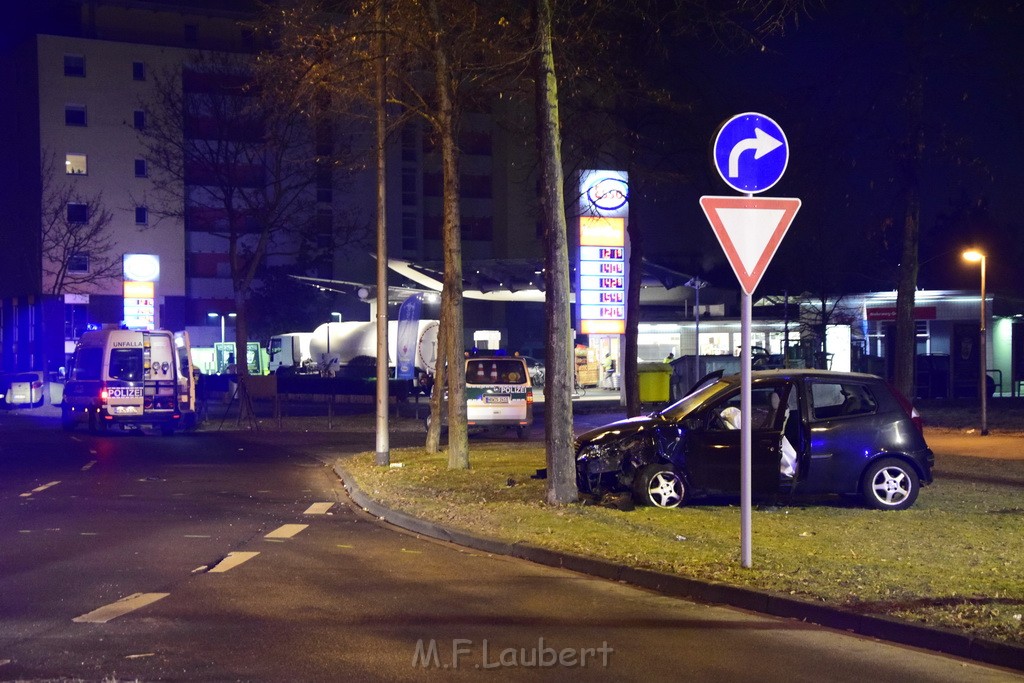 VU PKW Baum Koeln Deutz Deutz Kalkerstr P39.JPG - Miklos Laubert